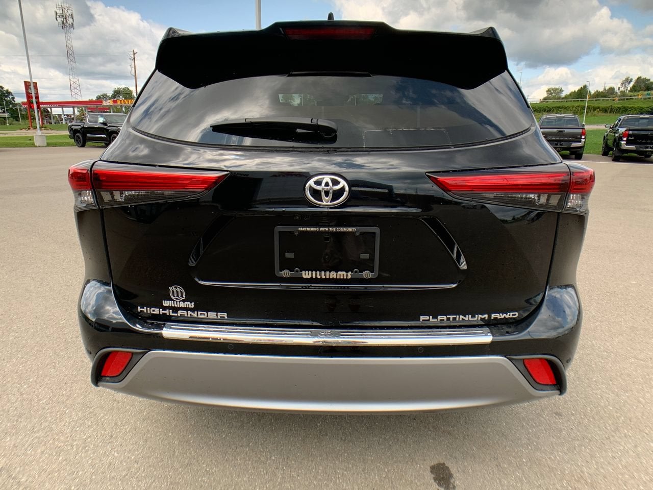 2023 Toyota Highlander Platinum