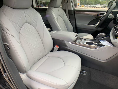 2023 Toyota Highlander Platinum