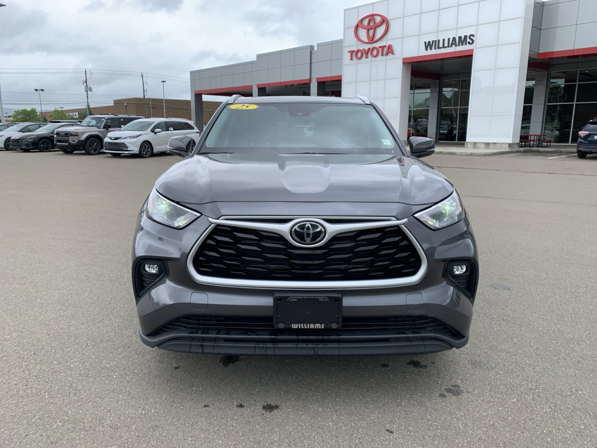 2025 Toyota Highlander XLE