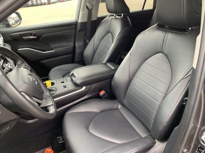 2025 Toyota Highlander XLE