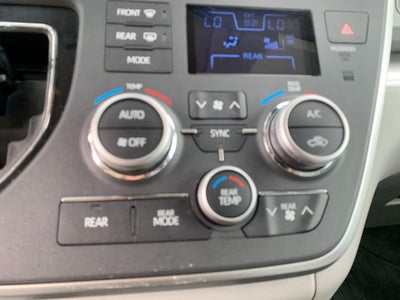 2020 Toyota Sienna LE