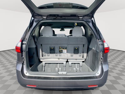 2020 Toyota Sienna LE