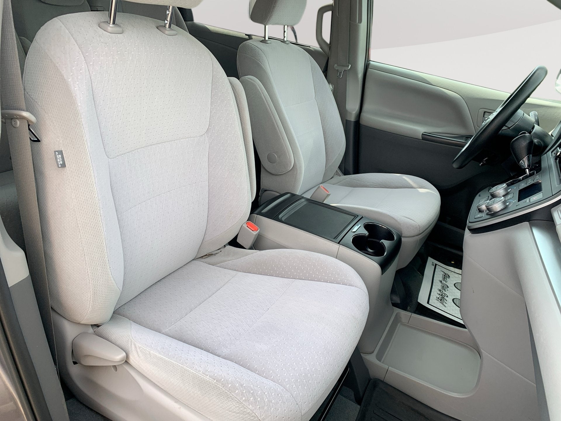2020 Toyota Sienna LE