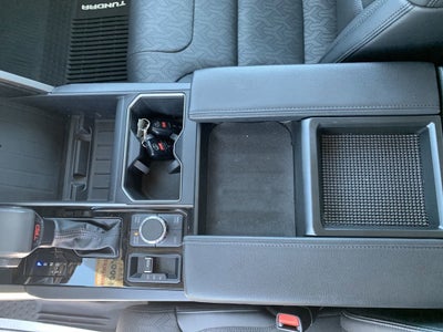 2022 Toyota Tundra 4WD SR5