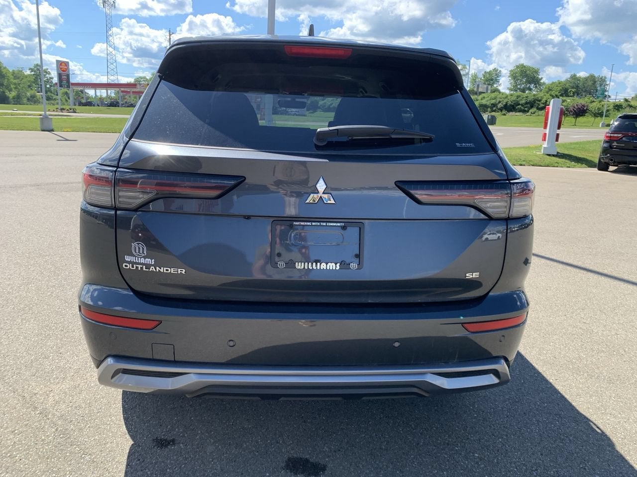 2025 Mitsubishi Outlander SE