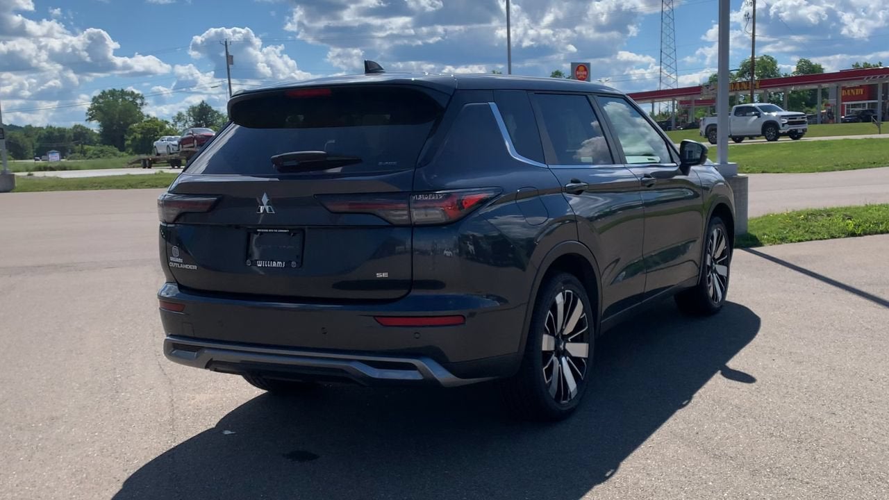 2025 Mitsubishi Outlander SE