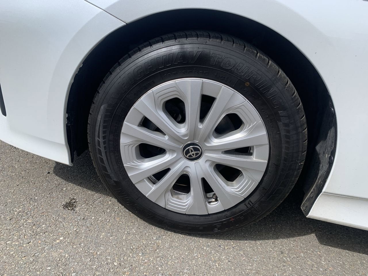 2022 Toyota Prius L