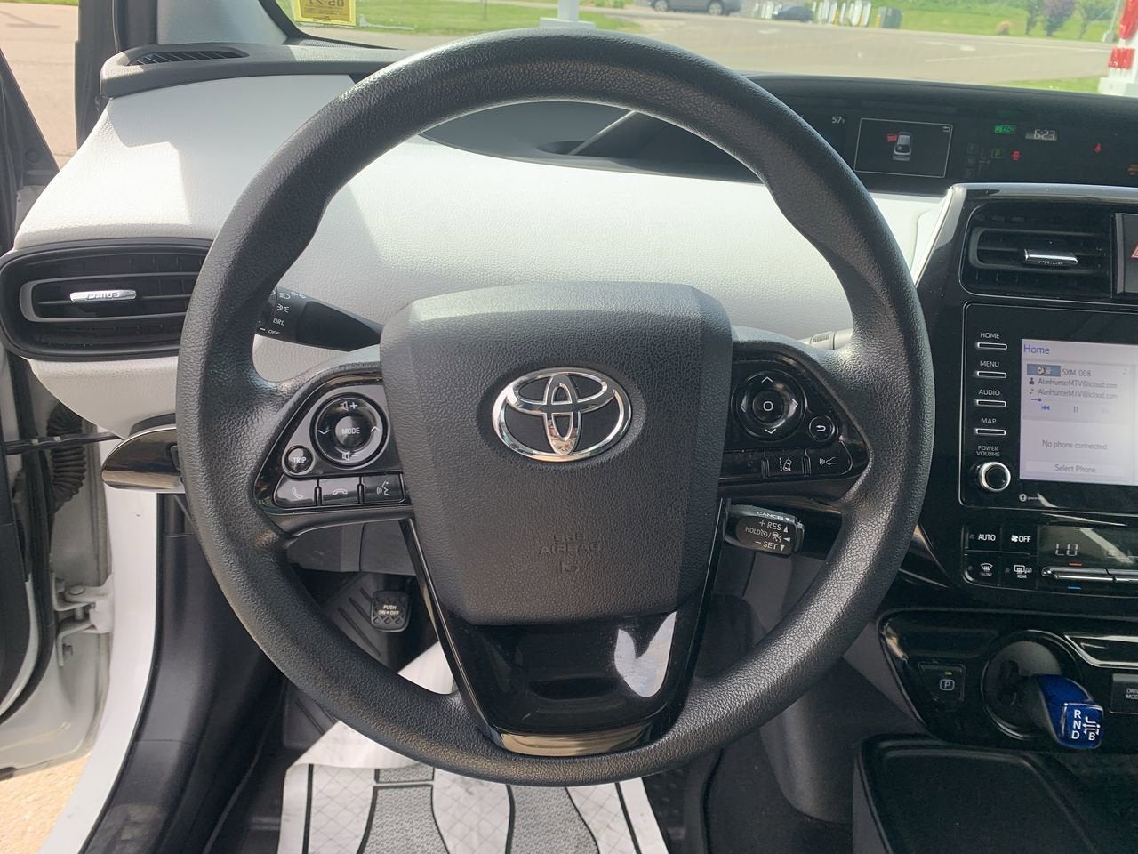 2022 Toyota Prius L