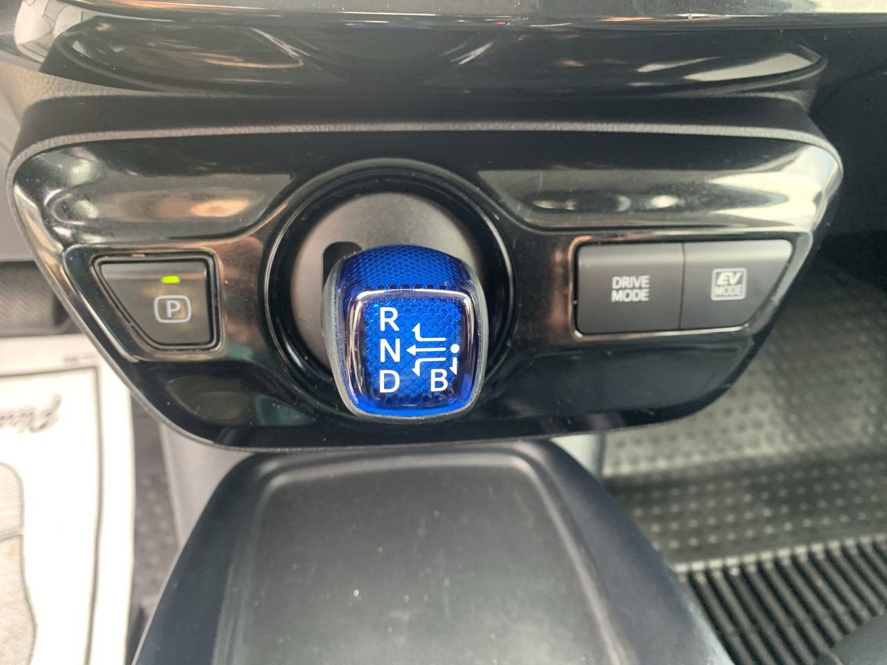 2022 Toyota Prius L