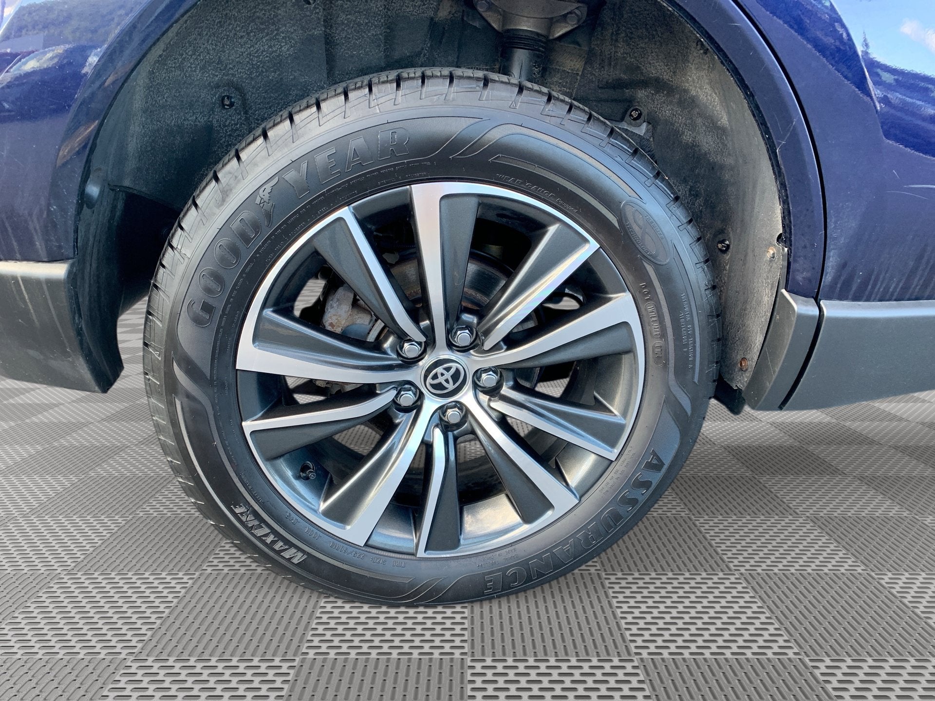 2024 Toyota Venza LE