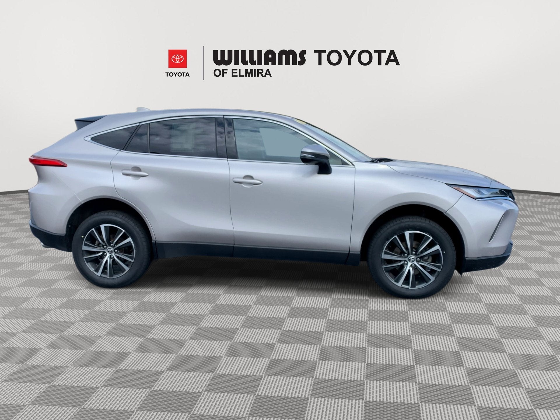 2024 Toyota Venza LE