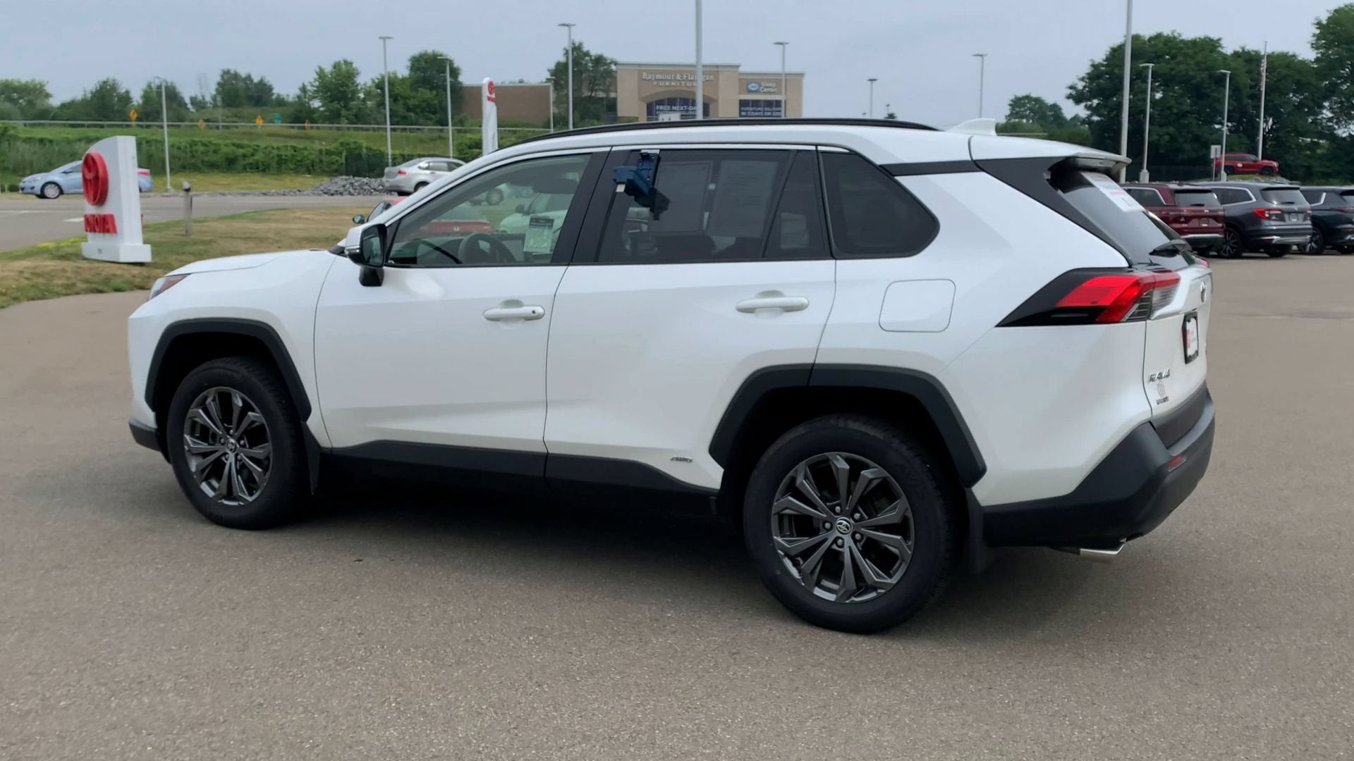 2022 Toyota RAV4 XLE Premium