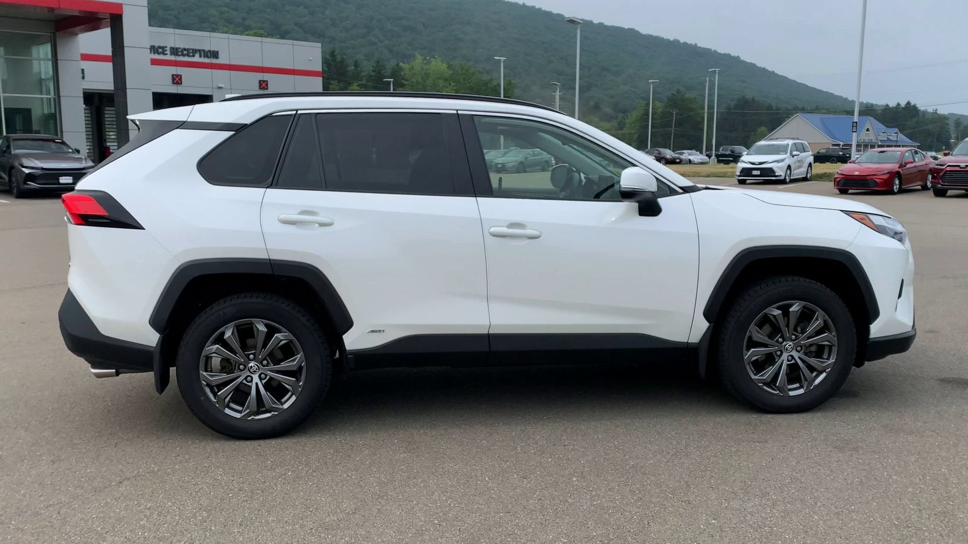 2022 Toyota RAV4 XLE Premium