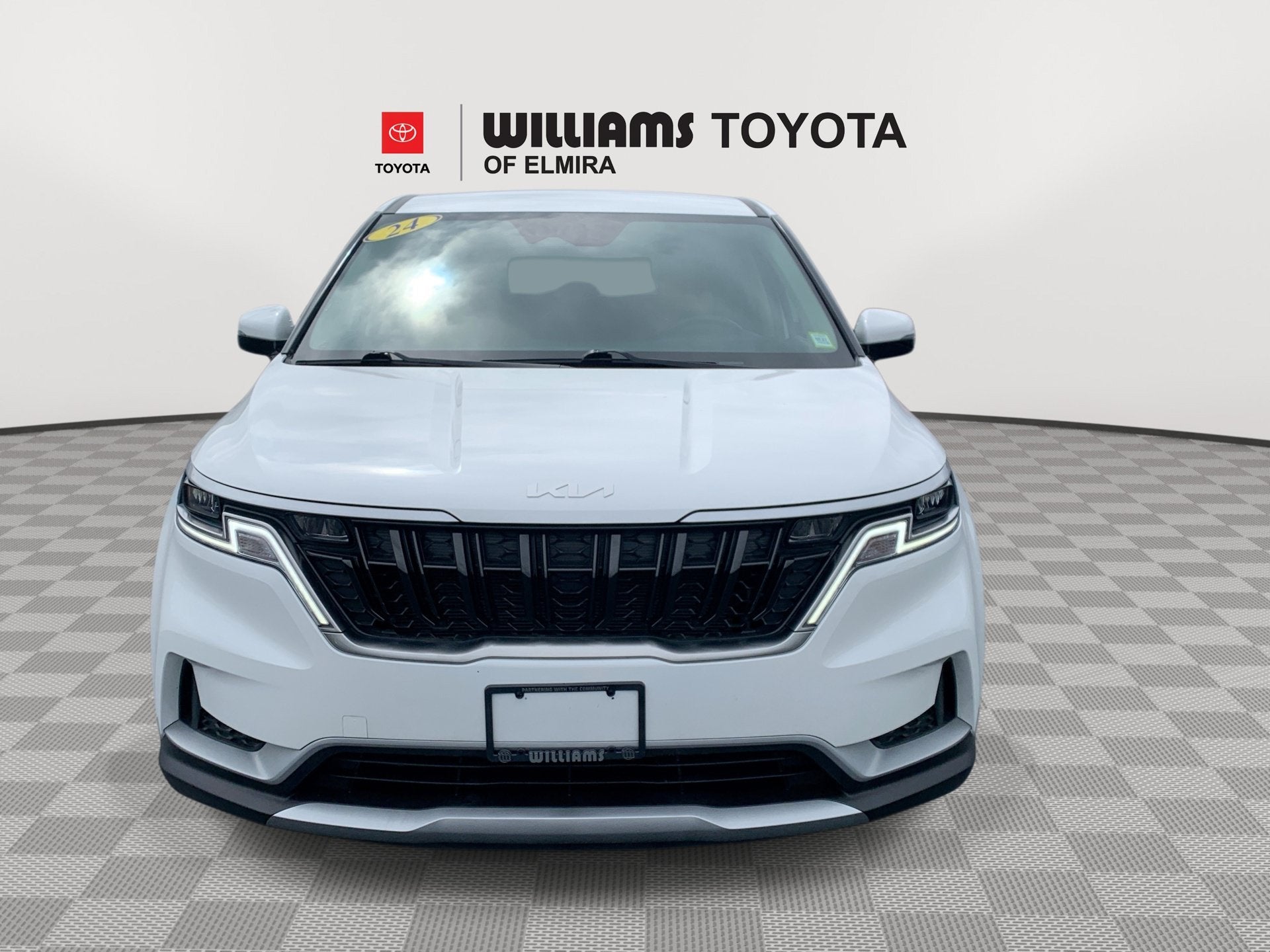 2024 Kia Carnival LX