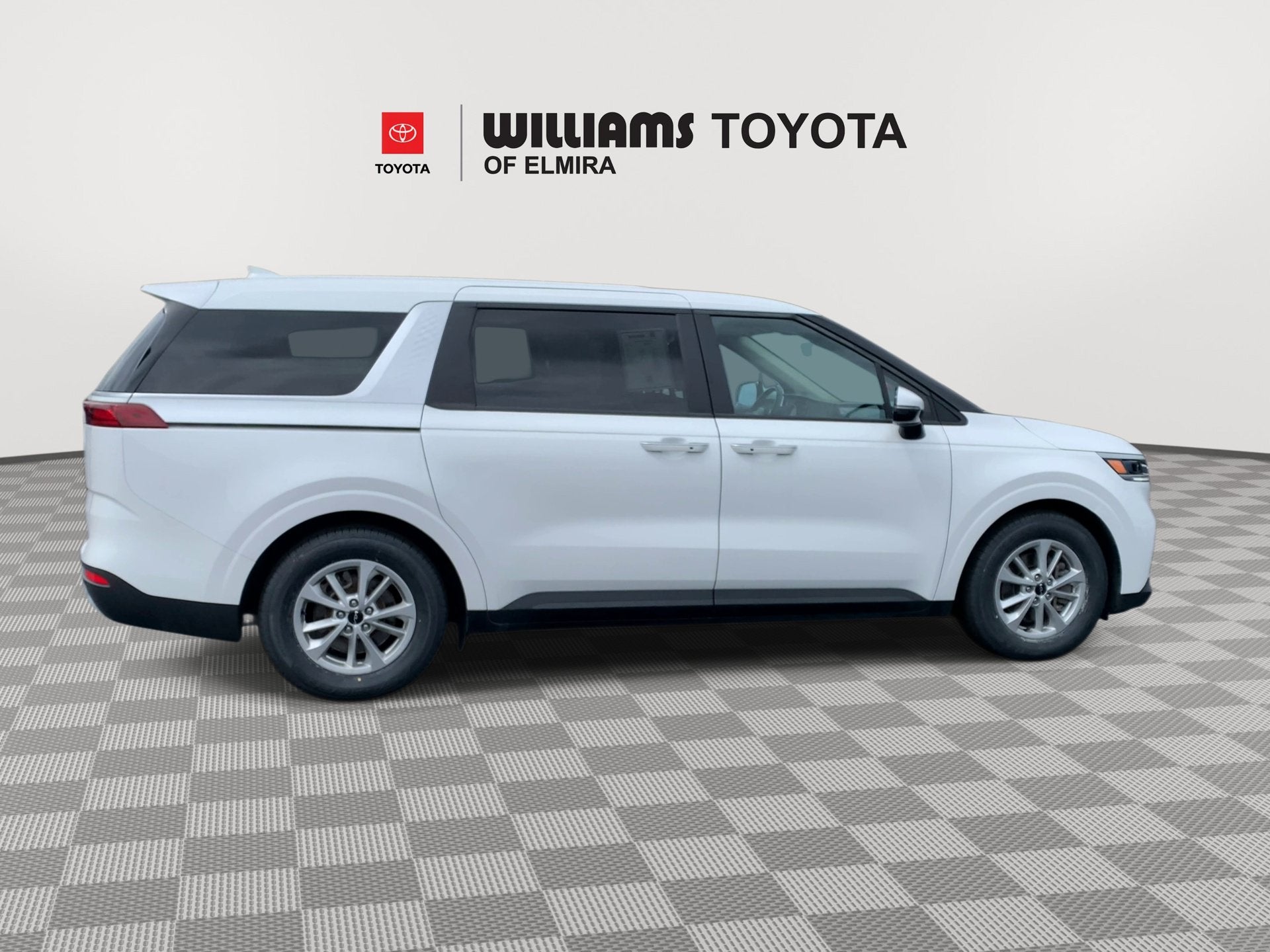 2024 Kia Carnival LX