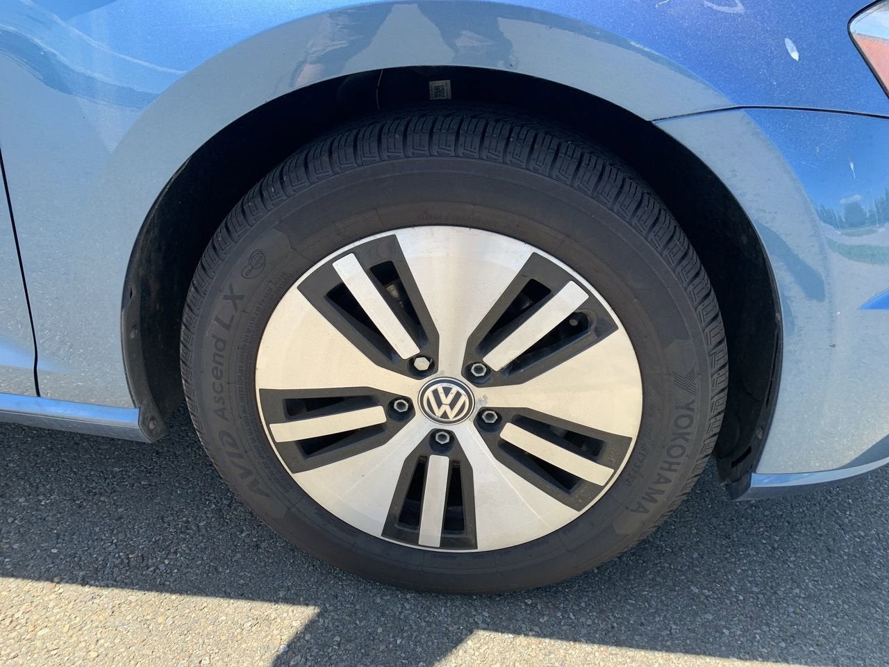 2015 Volkswagen e-Golf SEL Premium