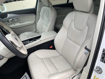 2022 Volvo XC90 T5 Momentum