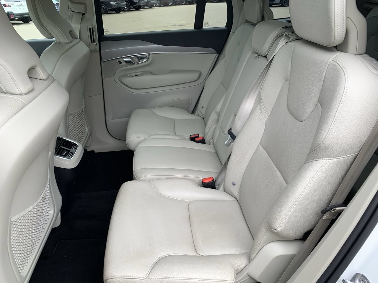 2022 Volvo XC90 T5 Momentum