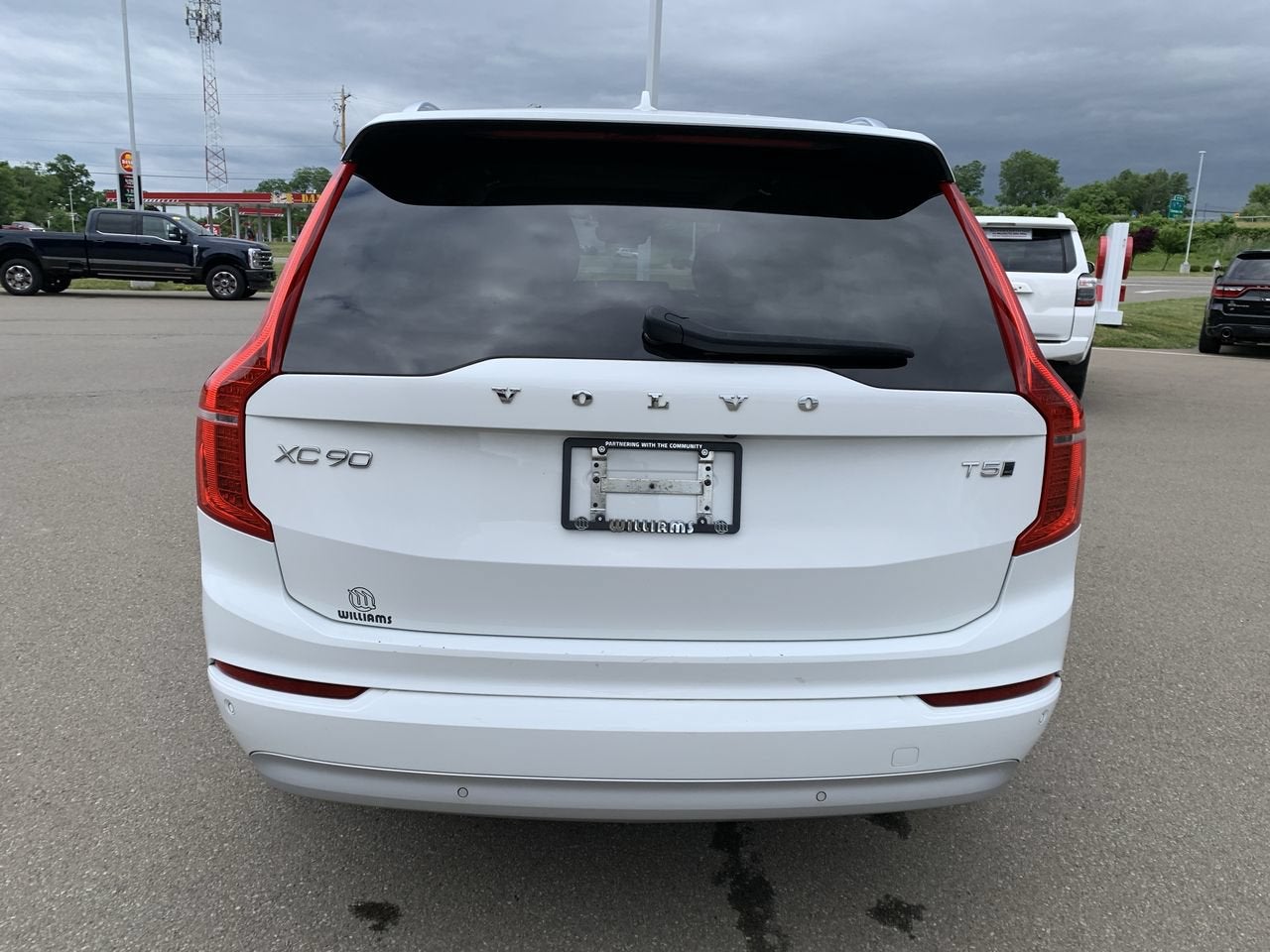 2022 Volvo XC90 T5 Momentum