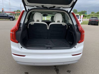 2022 Volvo XC90 T5 Momentum