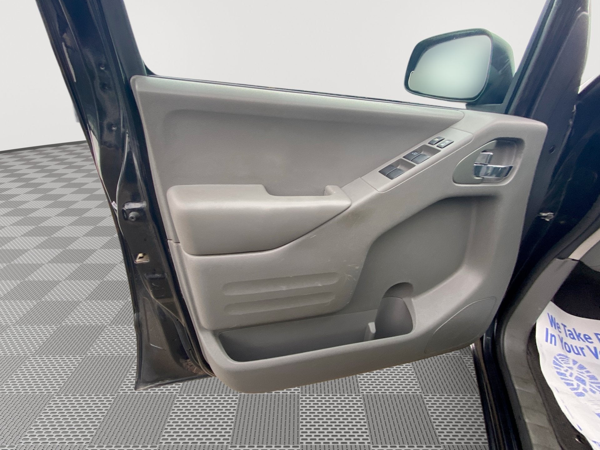 2017 Nissan Frontier SV V6