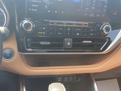 2022 Toyota Highlander Platinum
