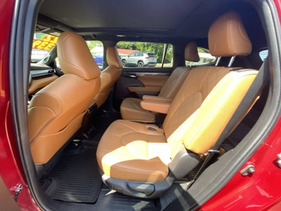 2022 Toyota Highlander Platinum