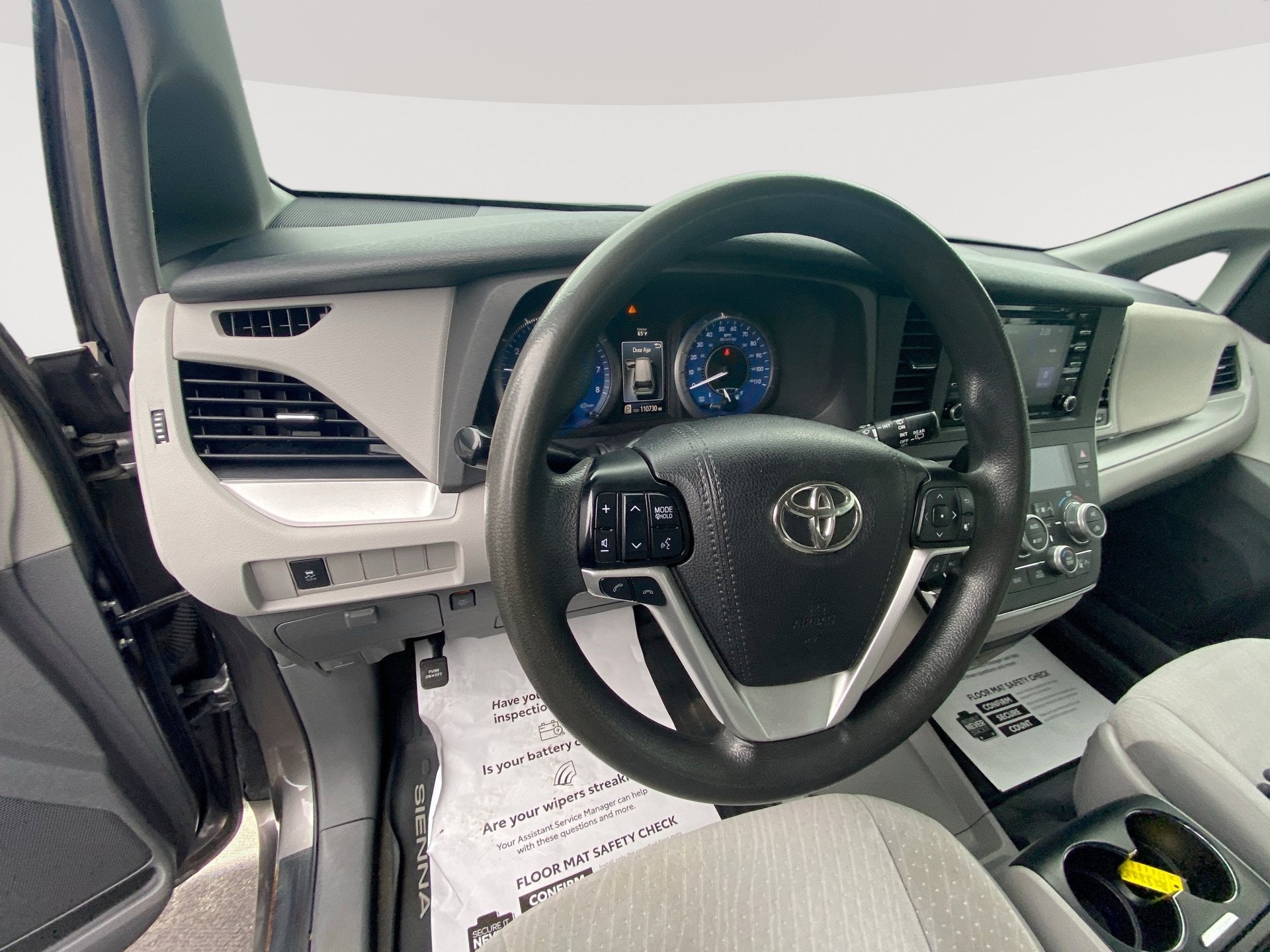 2019 Toyota Sienna LE