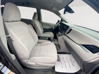 2019 Toyota Sienna LE