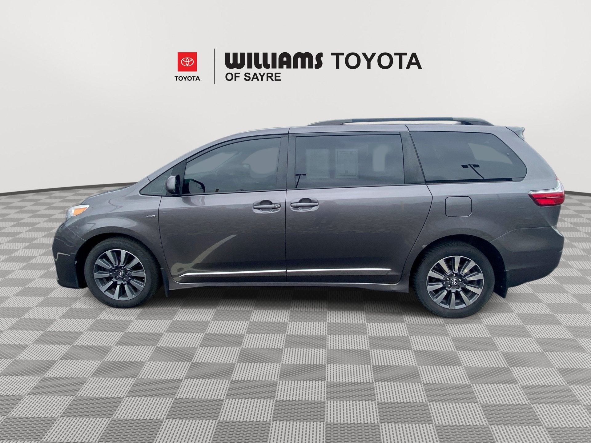 2019 Toyota Sienna LE