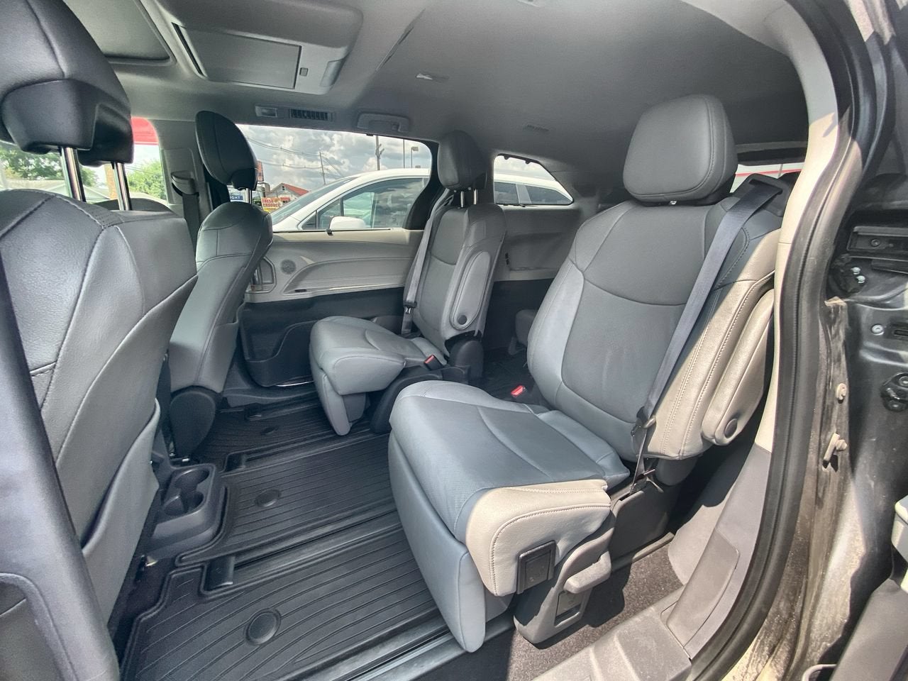 2023 Toyota Sienna Limited
