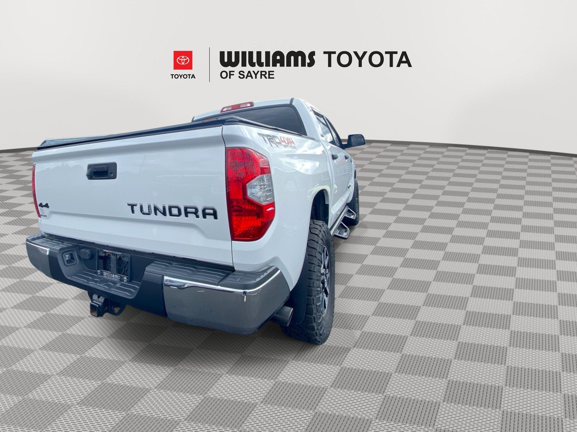 2017 Toyota Tundra 4WD SR5