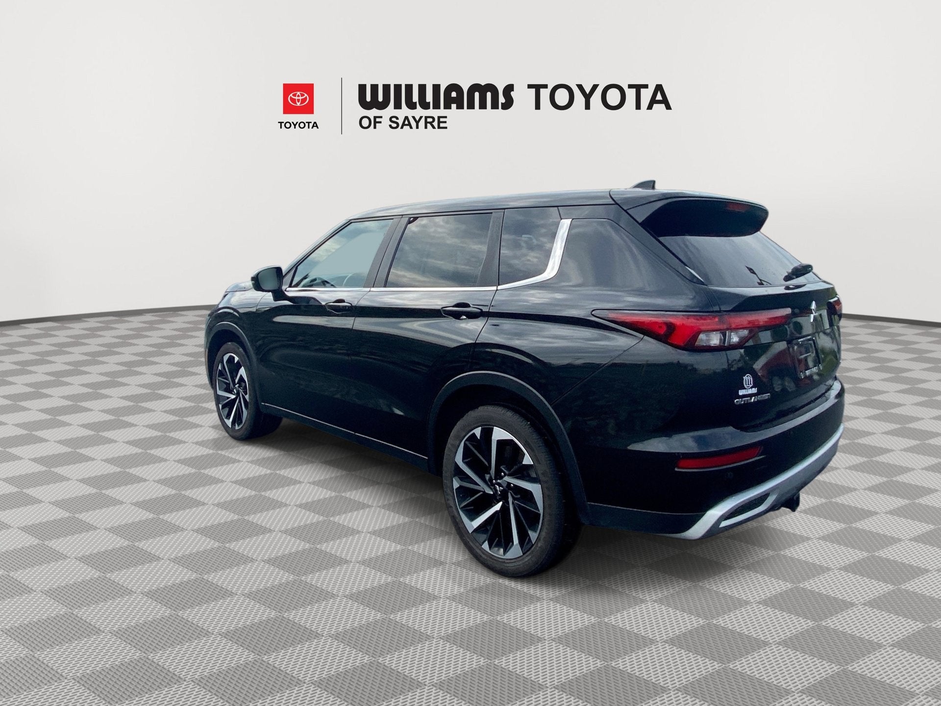 2024 Mitsubishi Outlander SE Black Edition w/Pano Roof