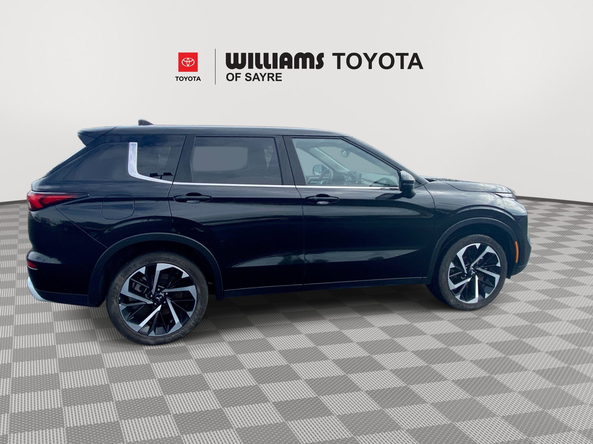 2024 Mitsubishi Outlander SE Black Edition w/Pano Roof