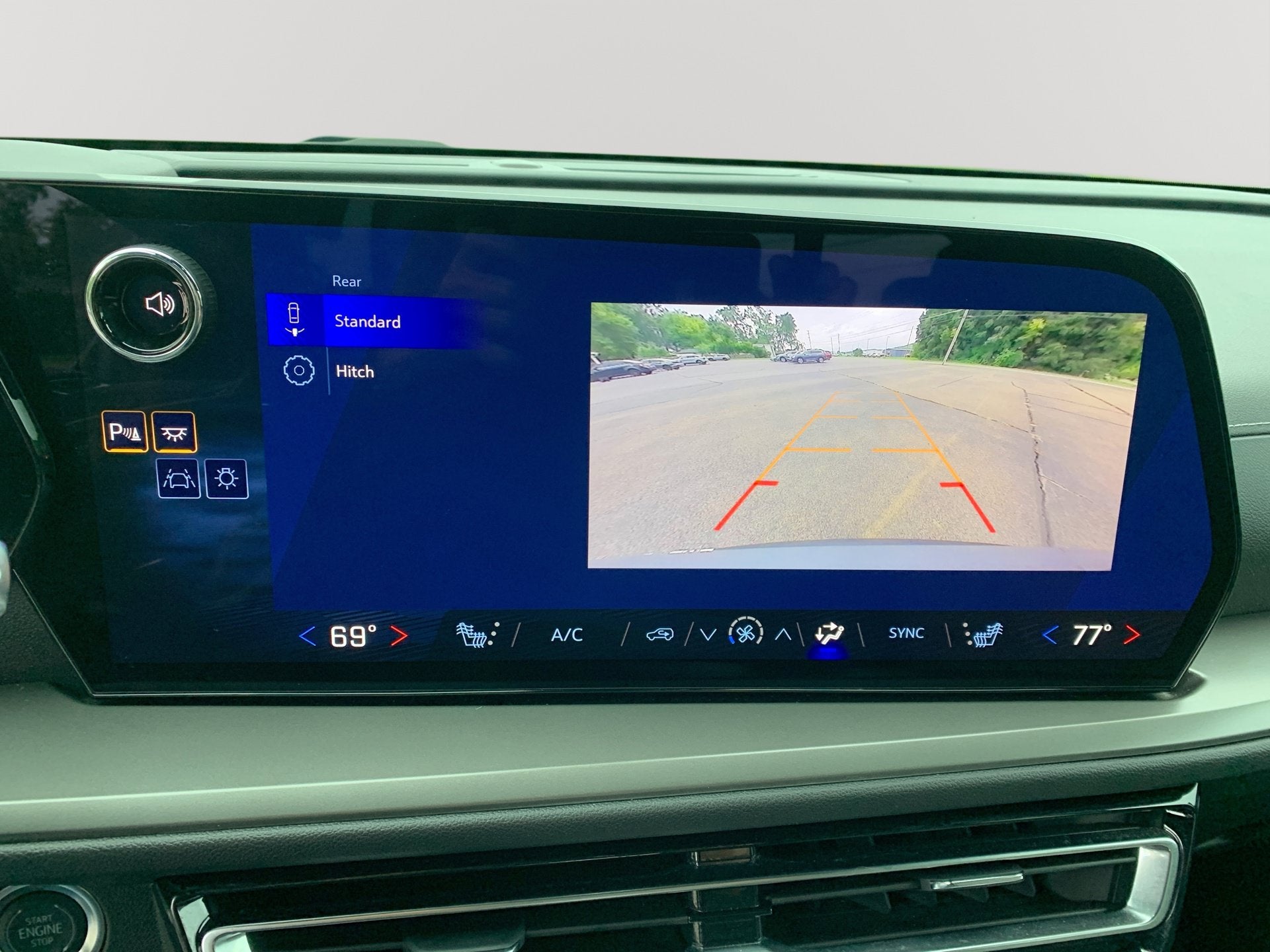 2025 Chevrolet Traverse AWD LT