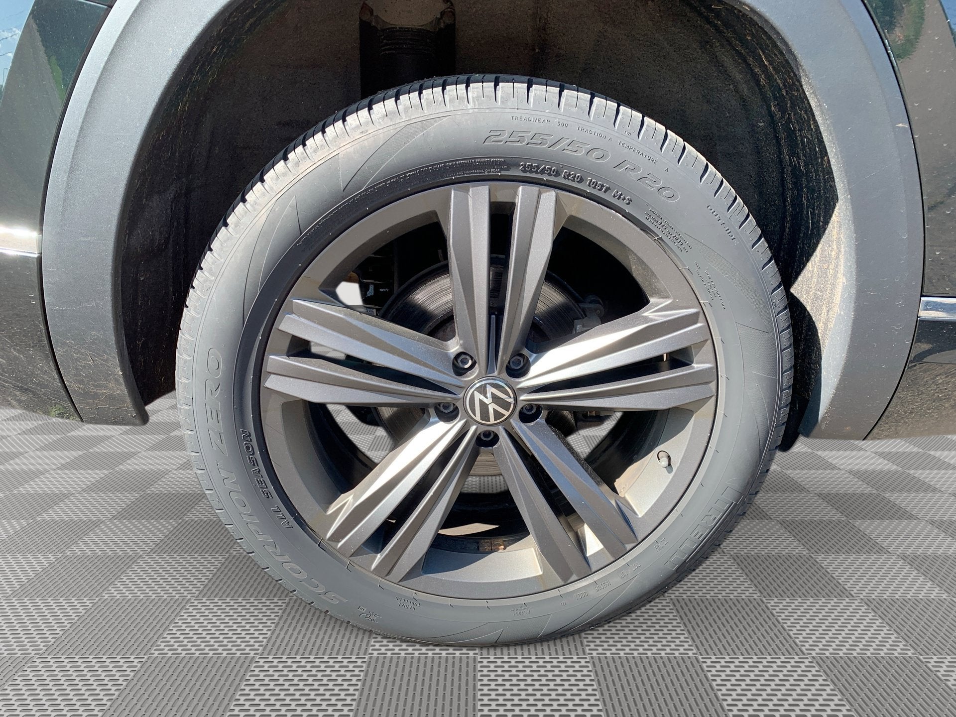 2022 Volkswagen Atlas 3.6L V6 SEL R-Line