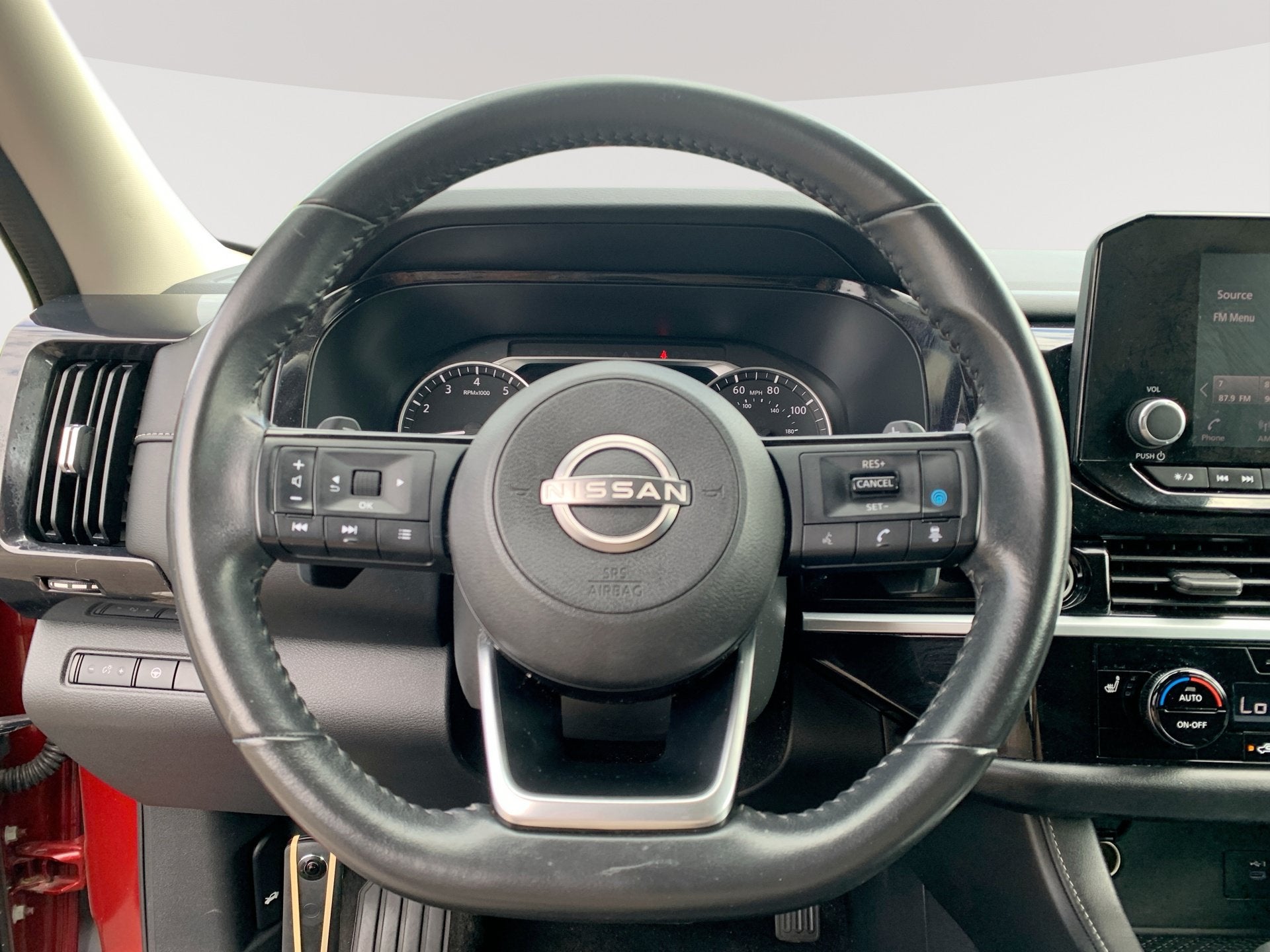 2022 Nissan Pathfinder SV