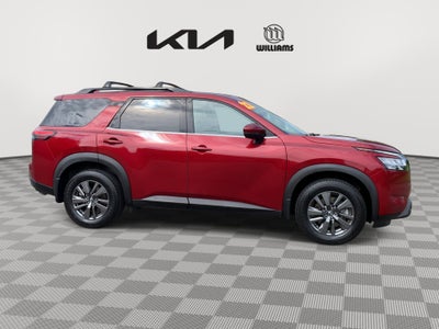 2022 Nissan Pathfinder SV