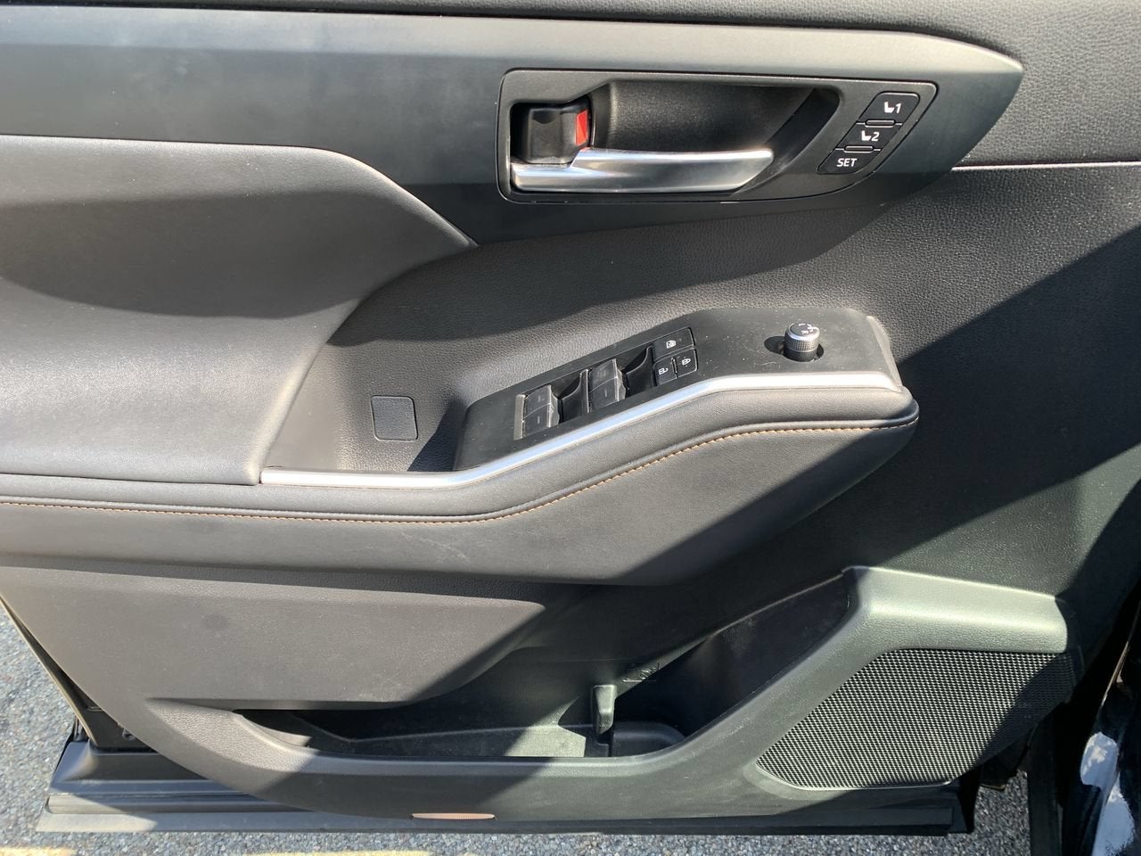 2023 Toyota Highlander Hybrid Bronze Edition