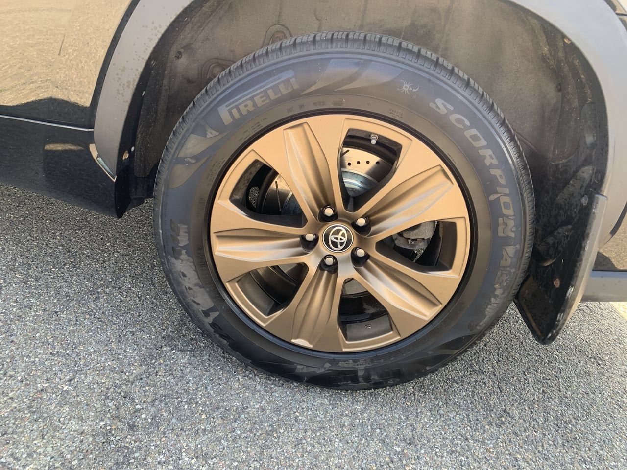 2023 Toyota Highlander Hybrid Bronze Edition