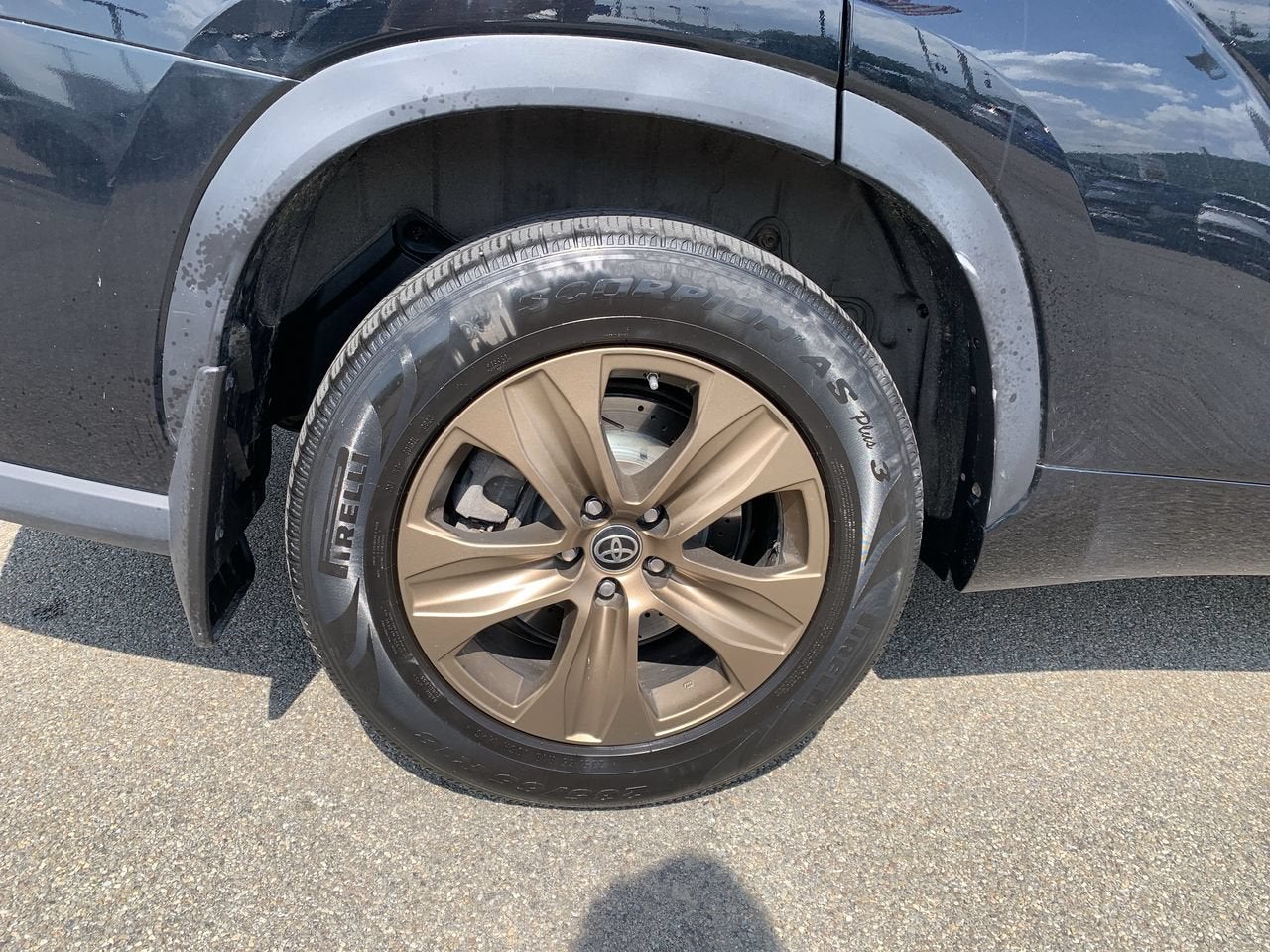 2023 Toyota Highlander Hybrid Bronze Edition