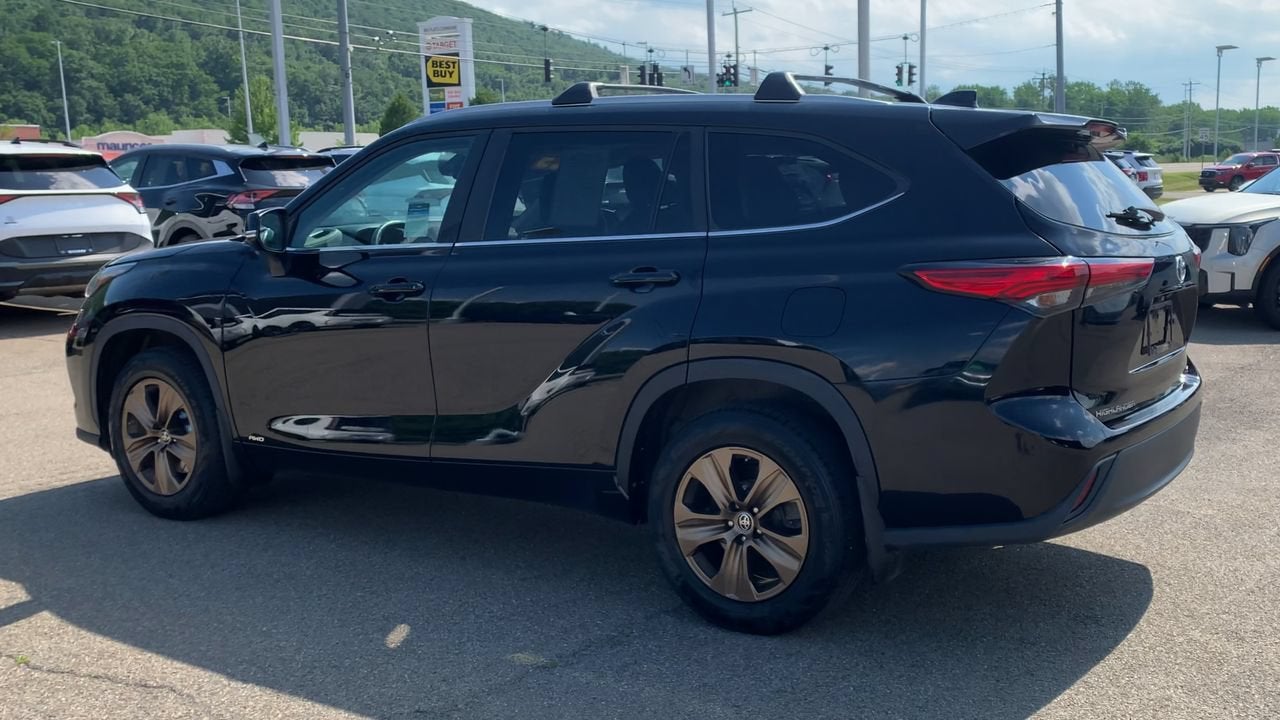 2023 Toyota Highlander Hybrid Bronze Edition