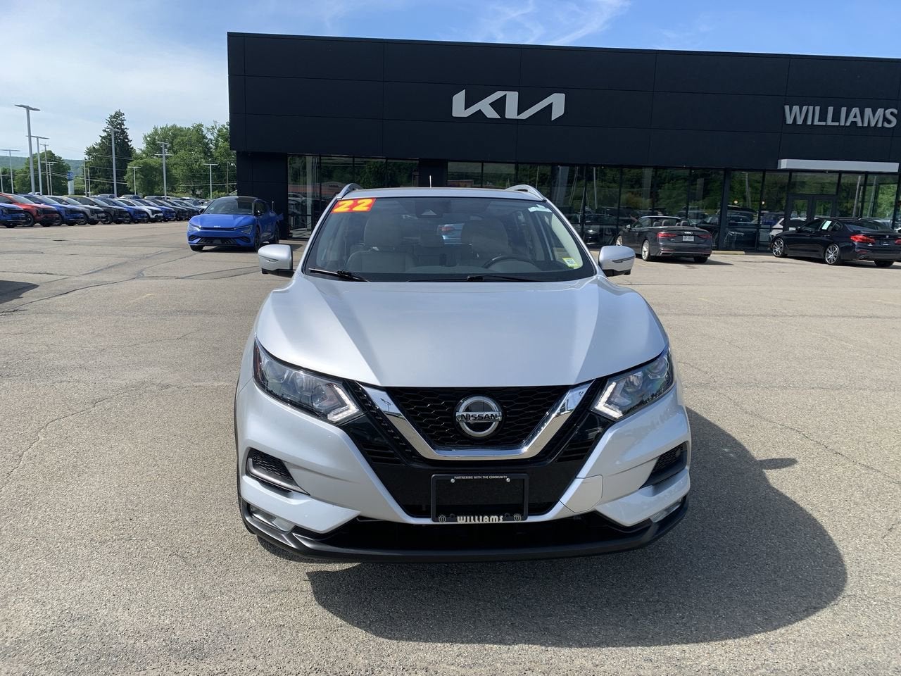 2022 Nissan Rogue Sport SV