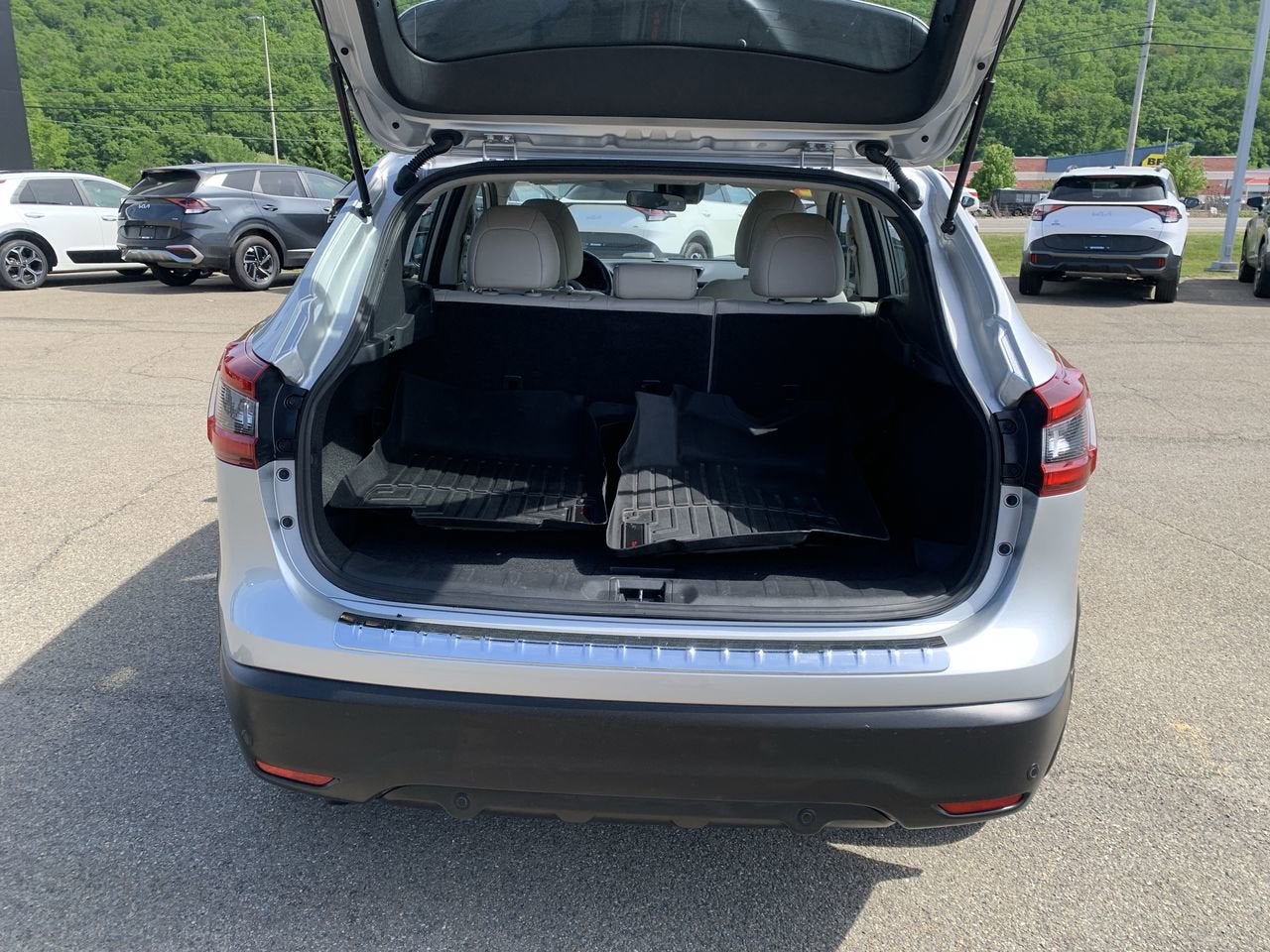 2022 Nissan Rogue Sport SV