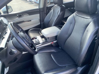 2023 Kia Carnival LX