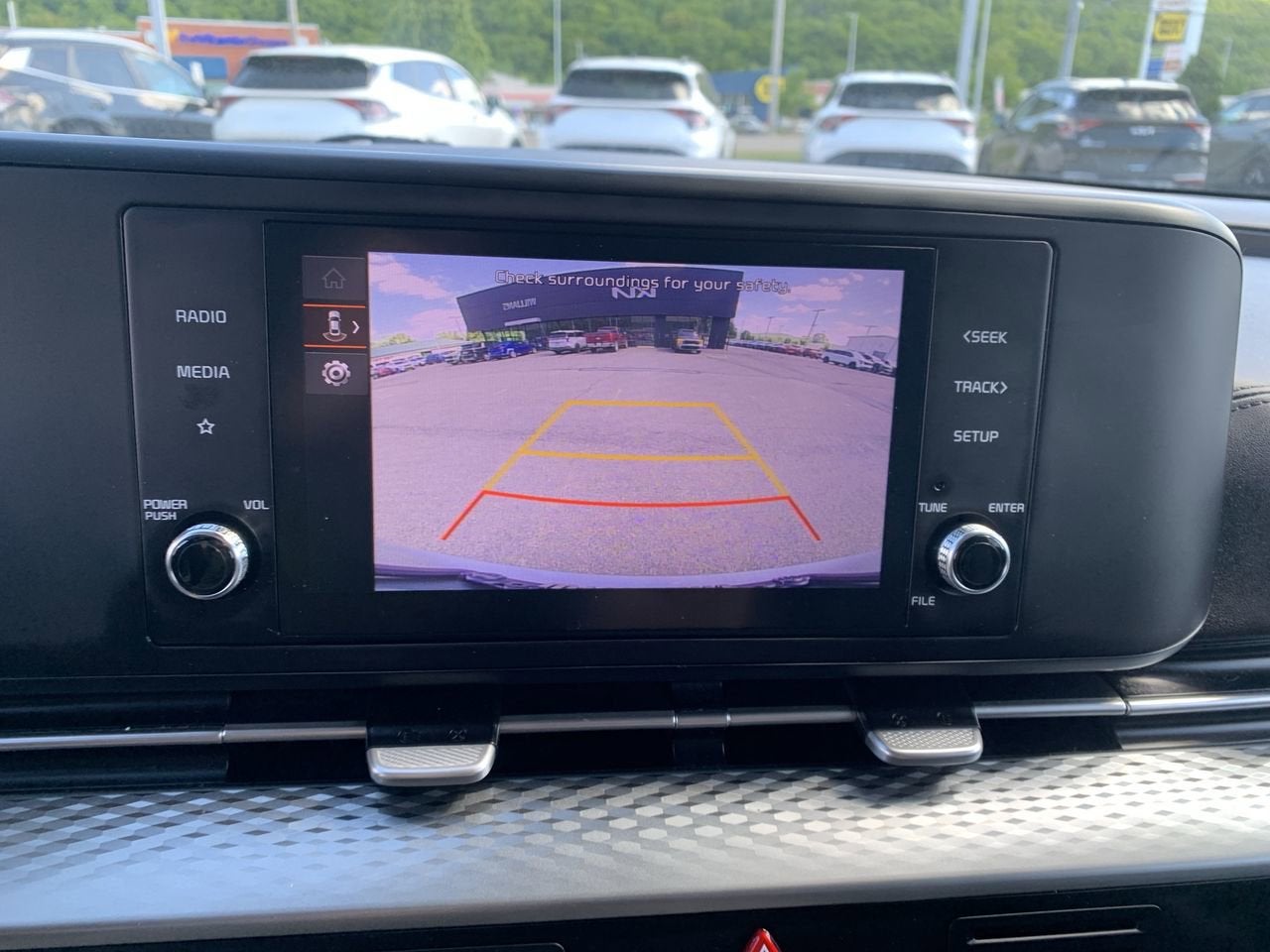 2023 Kia Carnival LX