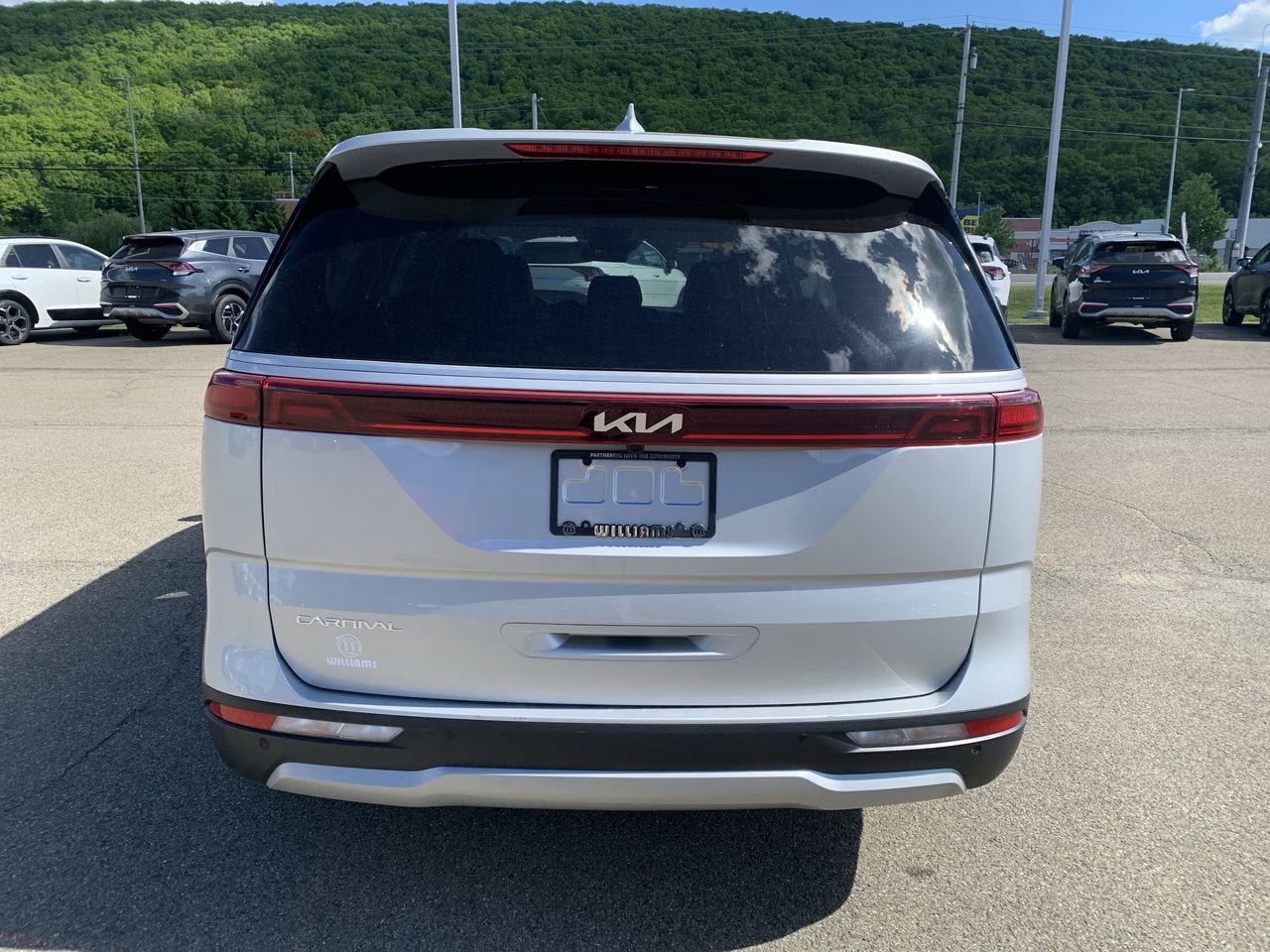 2023 Kia Carnival LX