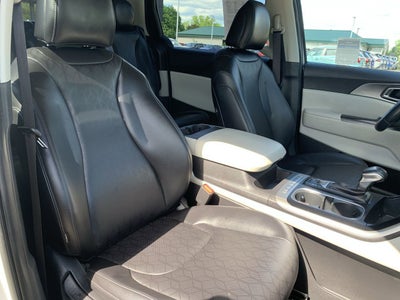 2023 Kia Carnival LX