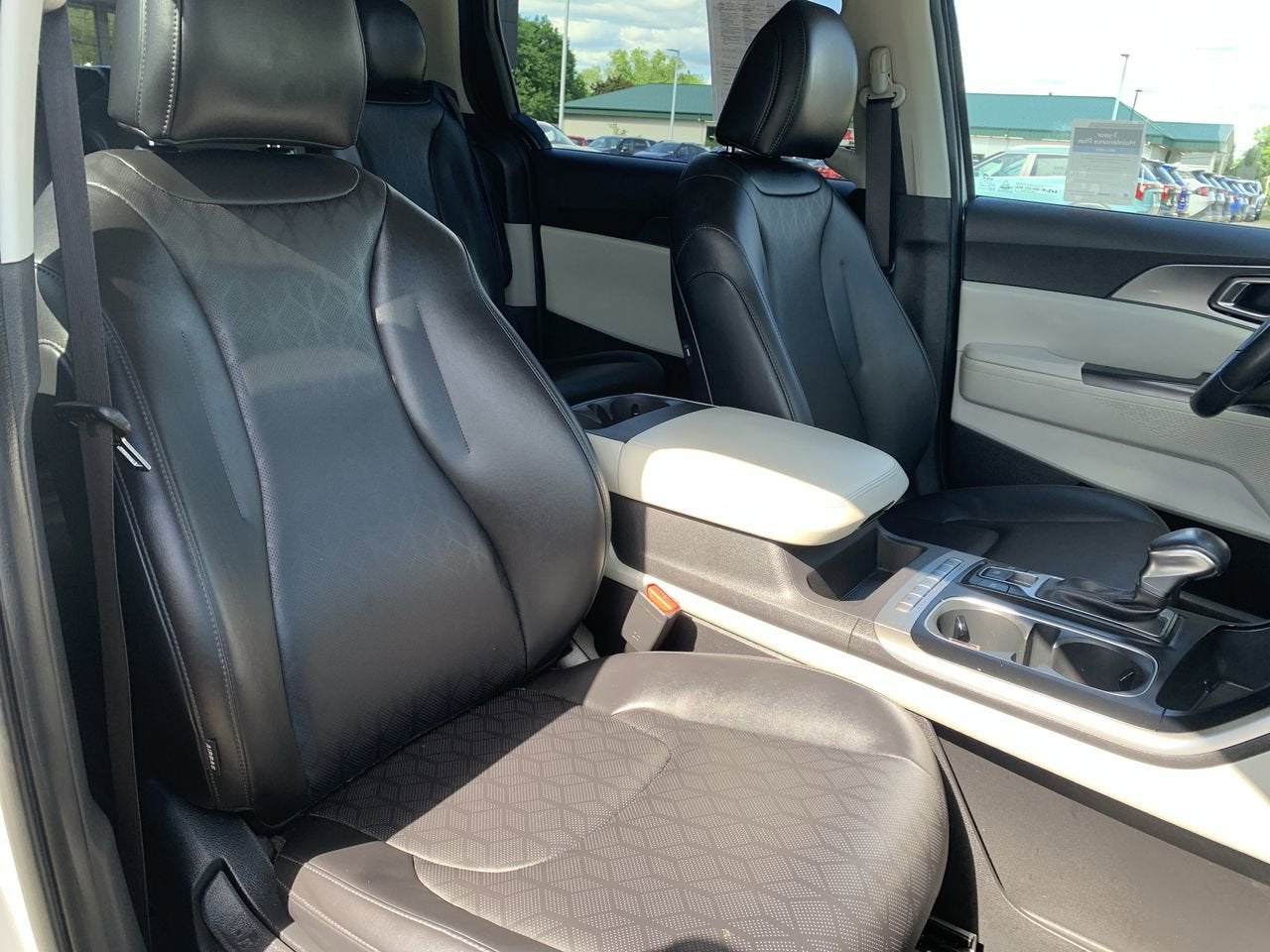 2023 Kia Carnival LX