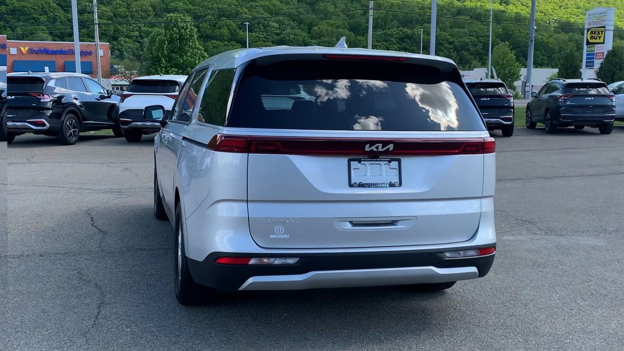 2023 Kia Carnival LX
